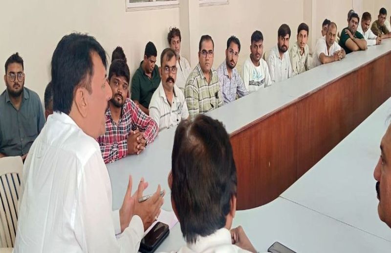 Surat/ हीरा कारीगरों के लिए सहायता पैकेज की मांग