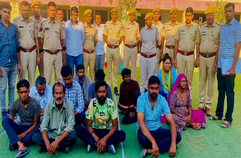 पुलिस की 130 टीमों ने अल-सुबह मारे छापे, 194 गिरफ्तार