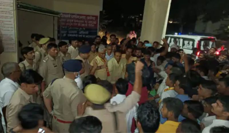 ram baraat attacked with sword in aligarh up