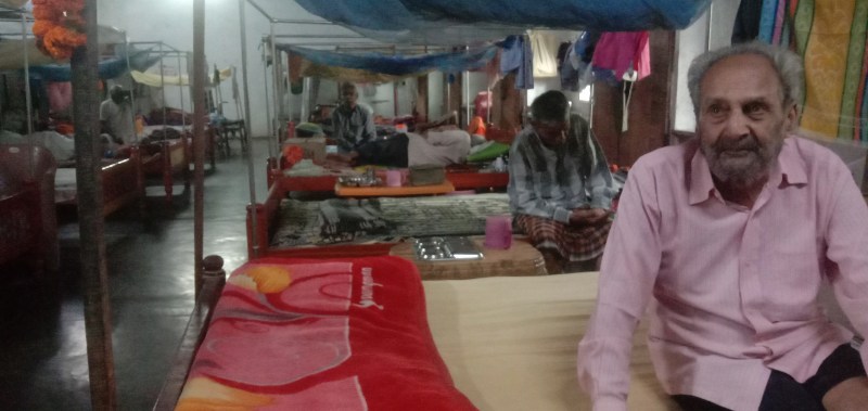 परिवार से दूर अकेलेपन का दर्द लेकर वृद्ध आश्रम पहुंचे, यहां देहदान की घोषणा कर बन गए मिसाल