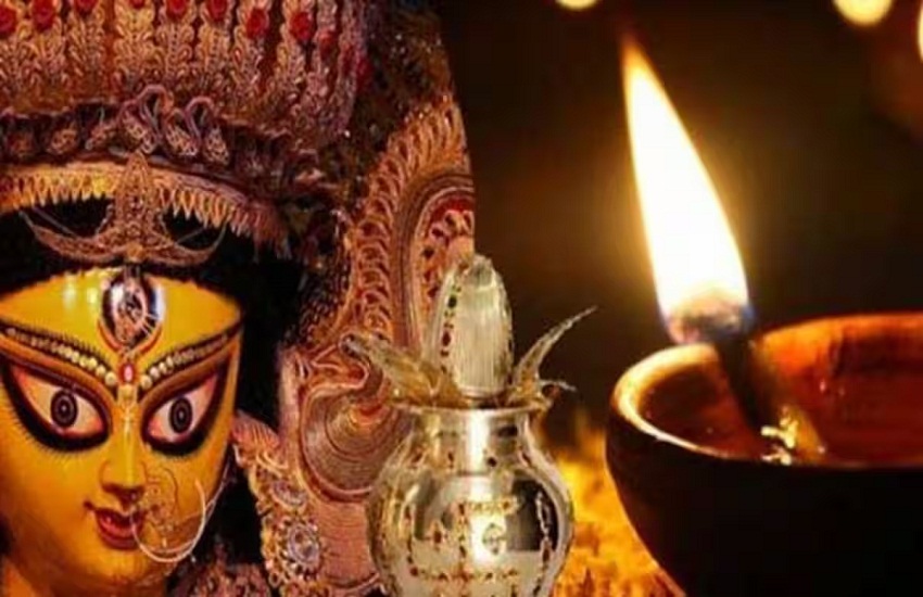 Durga Puja 2023 : पारंपरिक रस्मों के साथ साथ नवरात्रि पर बड़ेडोंगर में जले 1681 आस्था के दीपक