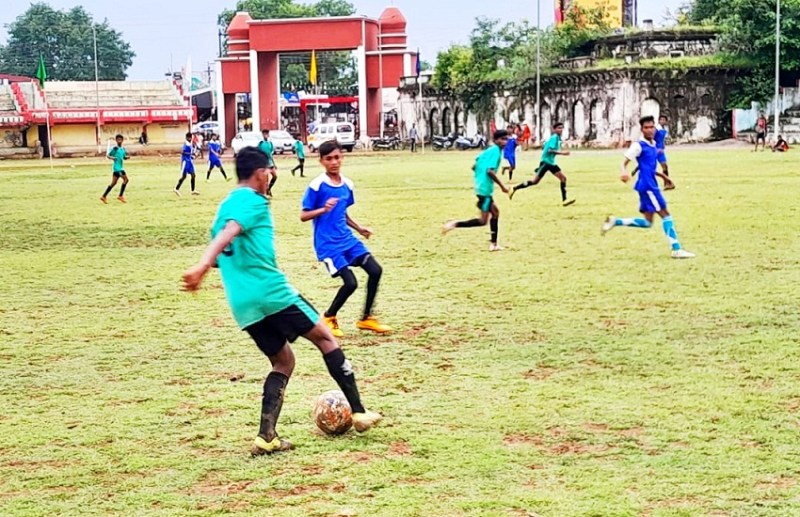 पहले ही दिन बालिका वर्ग फुटबॉल स्पर्धा में बस्तर ने सरगुजा को दी शिकस्त