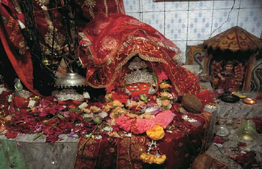 देवी मंदिरों में जगमगाए मनोकामना ज्योति कलश, भक्तों की उमड़ी भीड़