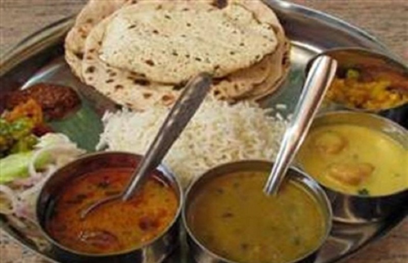 विश्व खाद्य दिवस : 1600 दिन से हर दिन जरूरतमंदों तक पहुंचा रहे खाना