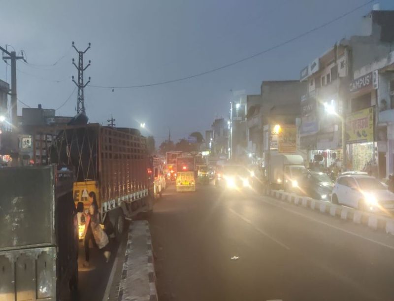 77 करोड़ की लिंक हाईवे पर जाम, यातायात पुलिस की अनदेखी