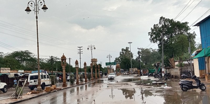 Video: रेगिस्तान में अधिकतम व न्यूनतम तापमान 7-7 डिग्री लुढक़़े