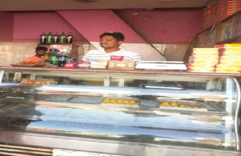 जिले के अफसरों ने जांच नहीं की, राजधानी से पहुंची टीम ने होटल और फैक्ट्रियों में दी दबिश