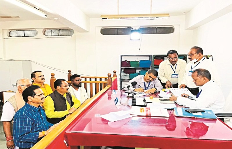 Shankar Dhurva and Vikram Usendi filed nomination papers Kanker