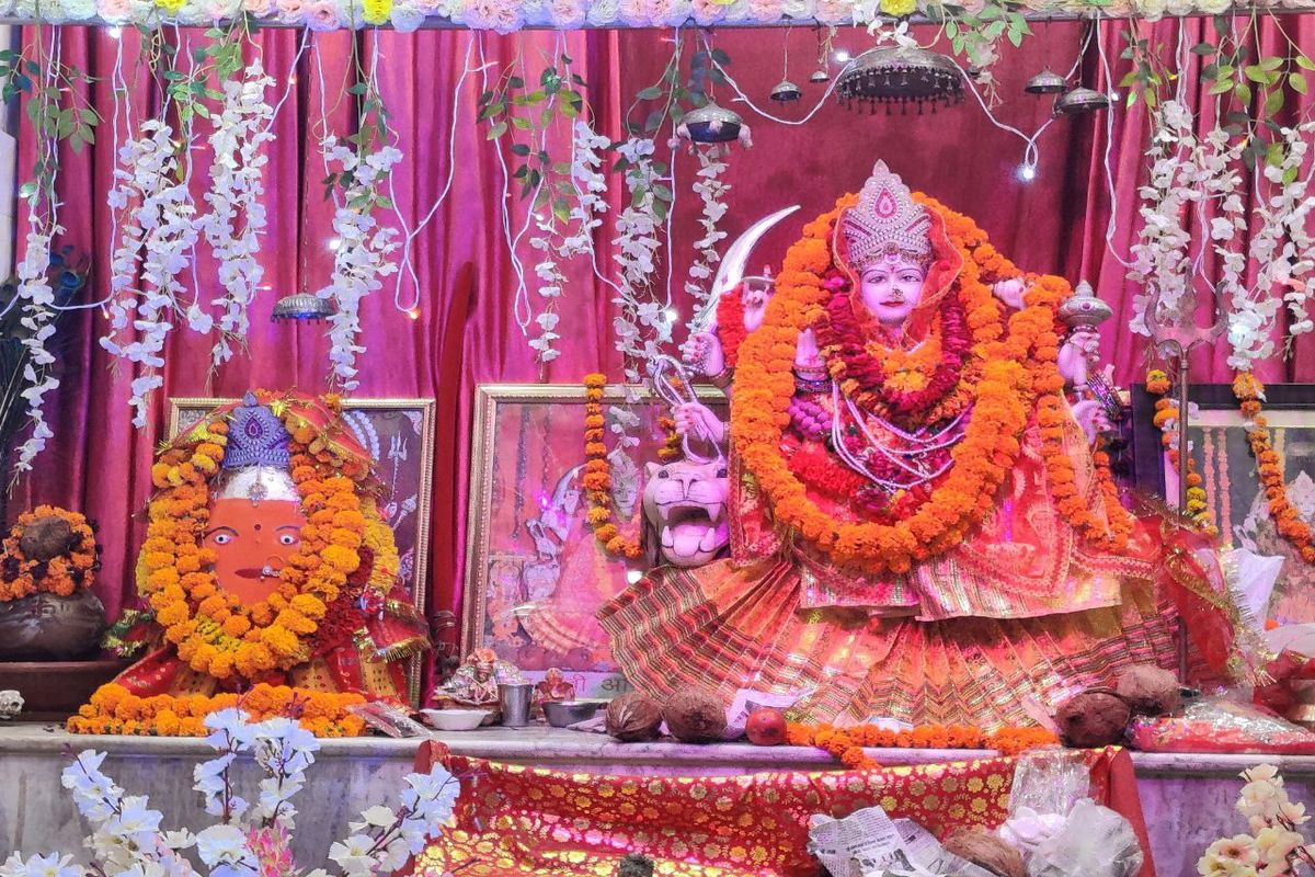 Sharadiya Navratri 2023: पहाड़ियों की तलहटी पर विराजित हैं सिंह पर सवार आशावारी माता, प्रदेशभर से पैदल चलकर आते हैं भक्त
