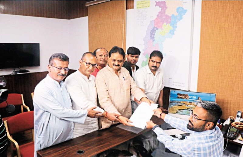 शाह के खिलाफ हेट स्पीच की शिकायत, चुनाव प्रचार में रोक लगाने की मांग