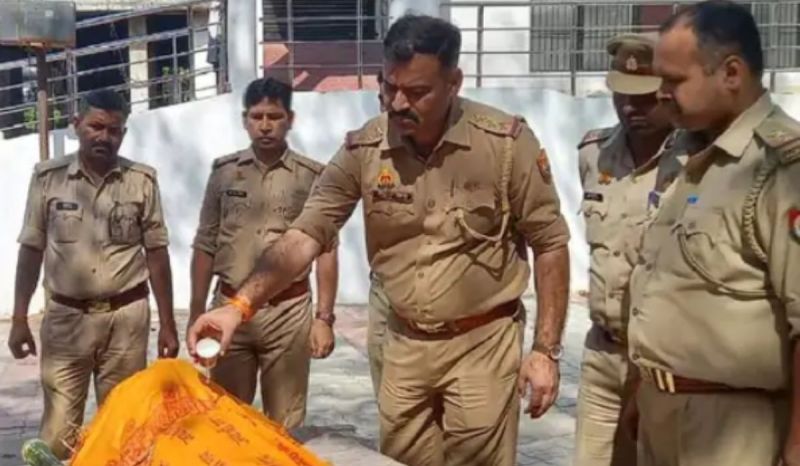 son left mother dead body in lokbandhu hospital lucknow