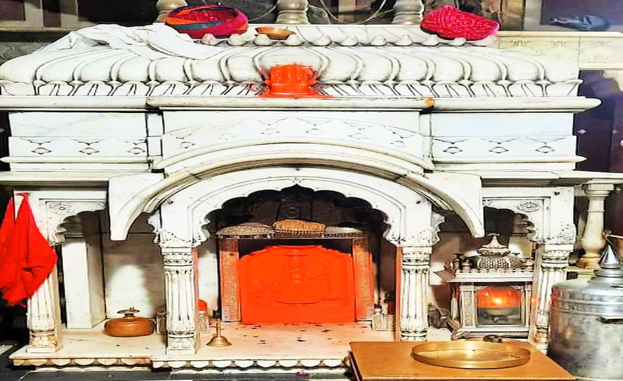 Navratri: जहां रोपी थी खेजड़ी की सूखी लकड़ी, वहां बना मंदिर,Navratri: जहां रोपी थी खेजड़ी की सूखी लकड़ी, वहां बना मंदिर