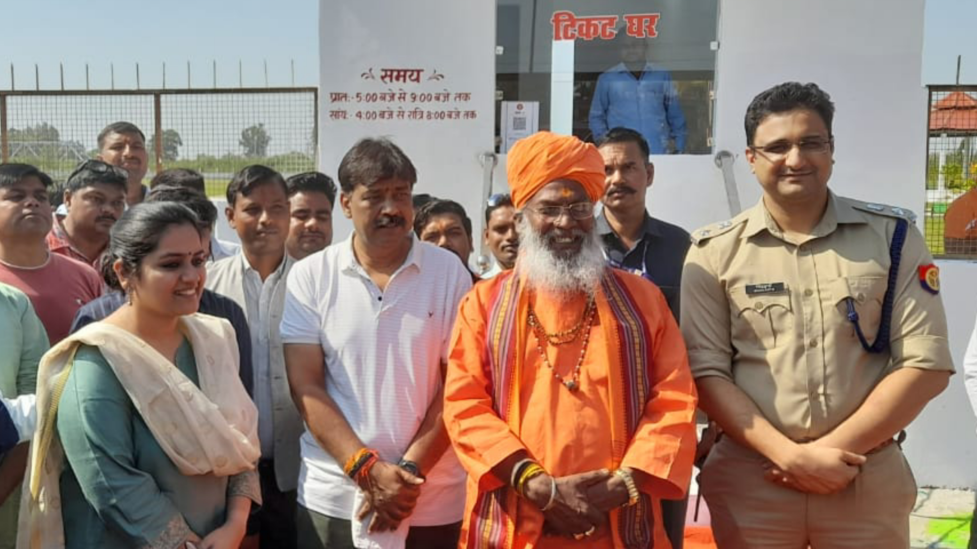 सांसद साक्षी महाराज की राहुल प्रियंका को चुनौती, बोले मेंढकों को एक तराजू में नहीं तोला जा सकता