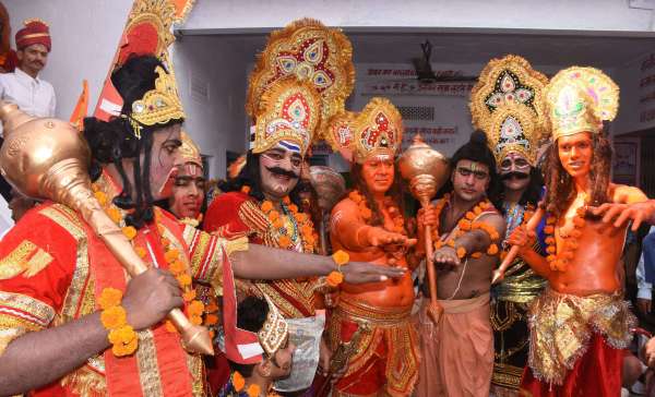 now-even-ravana-has-taken-the-oath-of-voting-why-are-you-lagging-behi