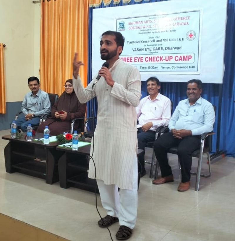 मानव शरीर का सबसे संवेदनशील अंग है आंखें