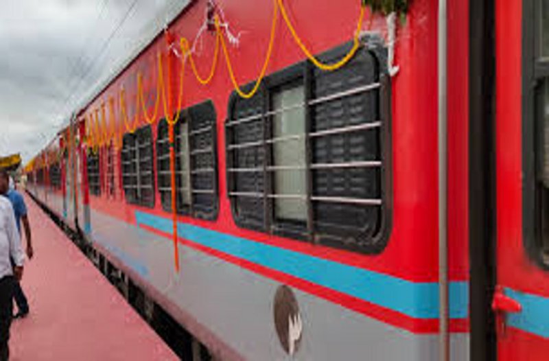 खुशखबरी: अंबिकापुर-दिल्ली एक्सप्रेस ट्रेन अब हुई सुपर फास्ट, जानें किस तारीख से चलेगी रेगुलर