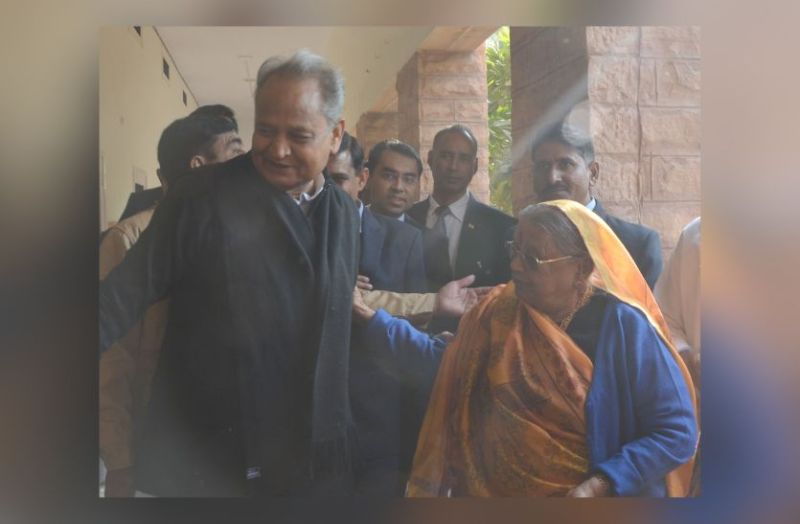 suryakanta_vyas__and_cm_ashok_gehlot_.jpg