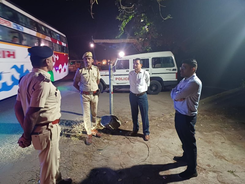 जिला कलक्टर व एसपी देर रात पहुंचे गुजरात बॉर्डर, औचक निरीक्षण कर कार्मिकों को दी हिदायत