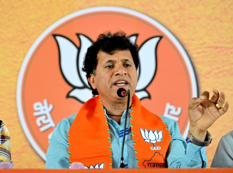 केंद्रीय मंत्री कैलाश चौधरी की फिसली जुबान, पीएम मोदी को बता दिया भ्रष्टाचारी