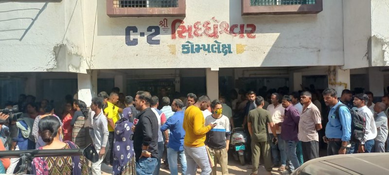 सूरत में एक ही परिवार के सात लोगों ने की आत्महत्या