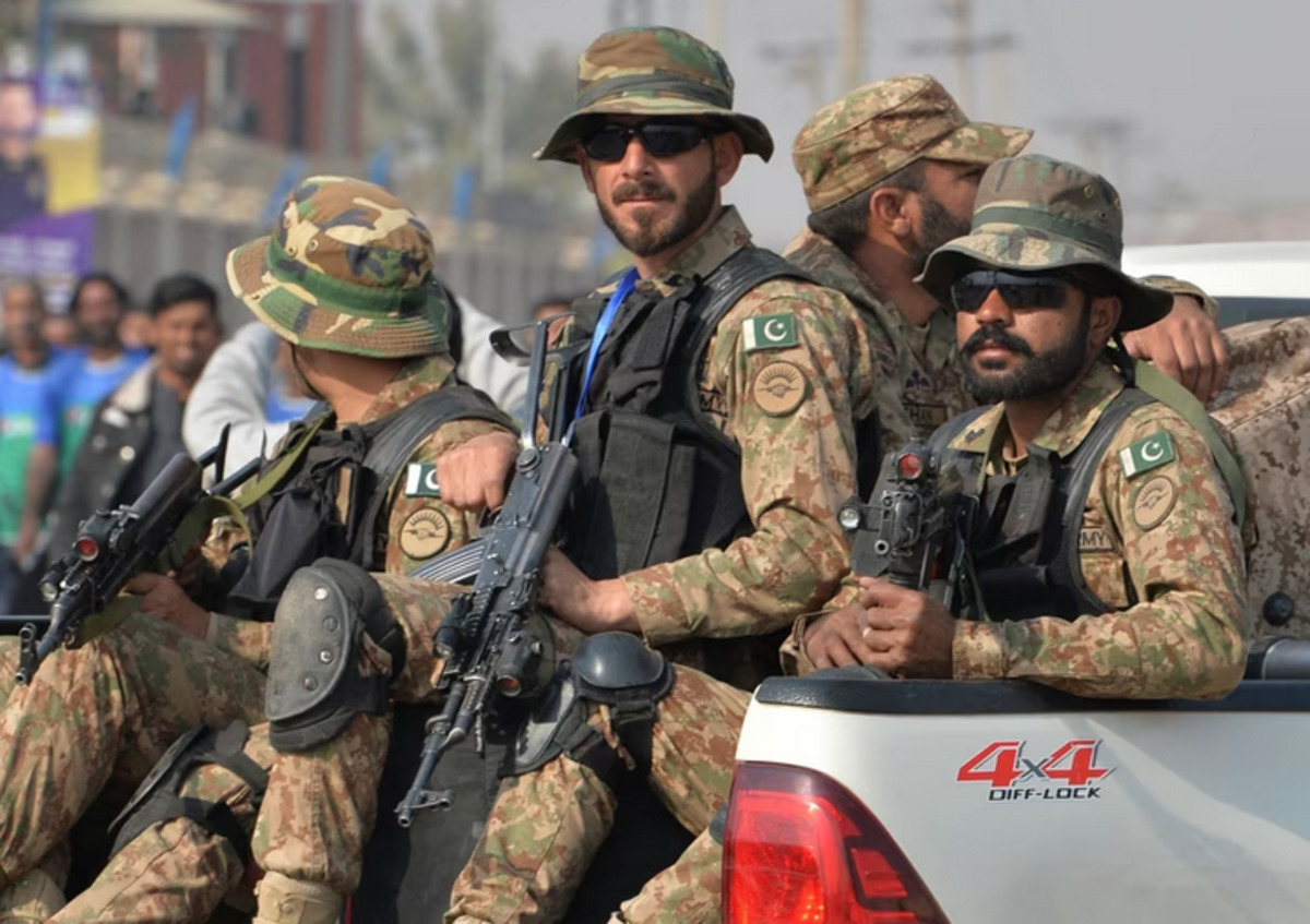 pakistan_soldiers_.jpg