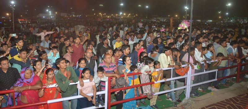 हेमंत बृजवासी की सुरीली आवाज में राधे-कृष्ण भजन ने बांधा समा