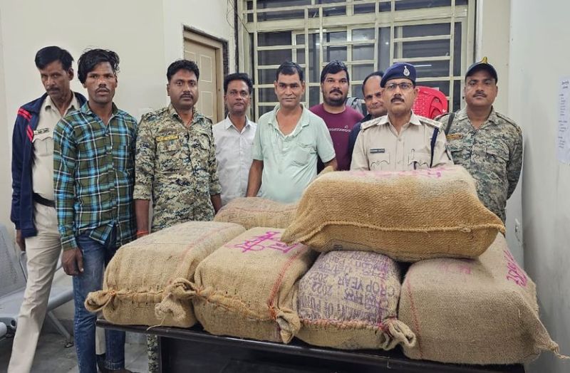 Video from Dholpur check post: 3.47 quintal silver jewelery caught from coach bus