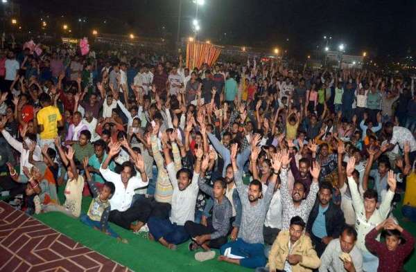 शरद पूर्णिमा की धवल चांदनी में बही भजन सरिता