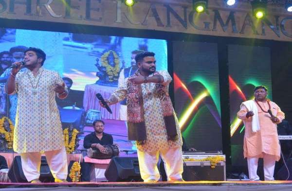 शरद पूर्णिमा की धवल चांदनी में बही भजन सरिता