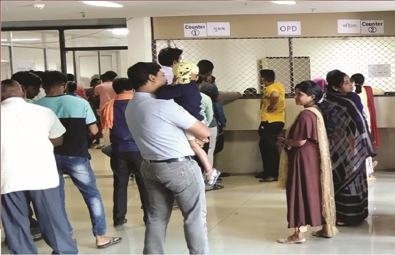 यह कैसा नियम : मेकाहारा में एक दिन के बाद दूसरे दिन नहीं चलता ओपीडी पर्चा