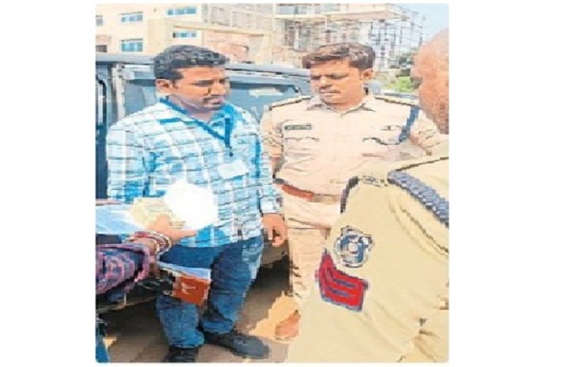 CG News: तीन लोगों से चांदी की ज्वलेरी समेत 11 लाख 73 हजार रुपए जब्त किए