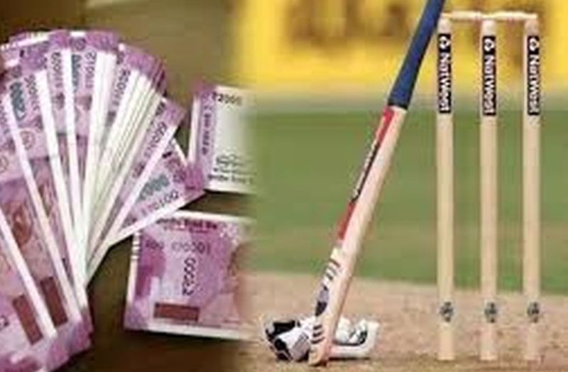 #Ratlam नीमच के सटोरिये यहां चला रहे थे क्रिकेट का सट्टा, चढ़े पुलिस के हत्थे