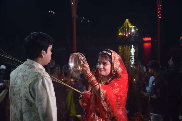  करवा चौथ पर्व 