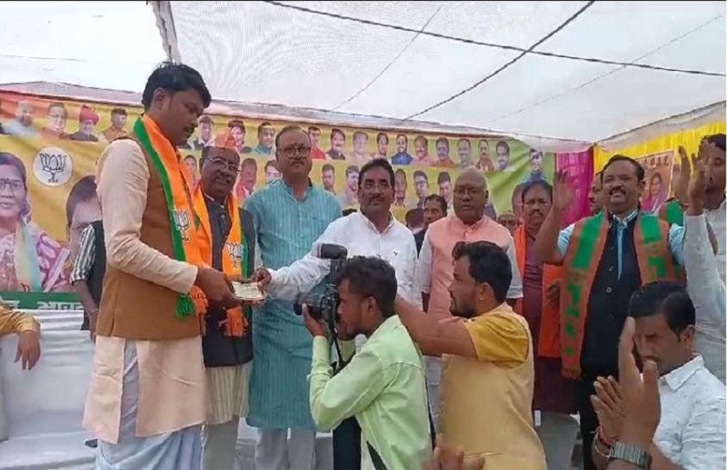 CG Election 2023: District Panchayat President Humant Singh joins BJP