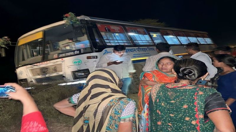 सडक़ दुर्घटना : बारां आ रही रोडवे बस खाई में उतरी, यात्रियों में मच गई चीख-पुकार