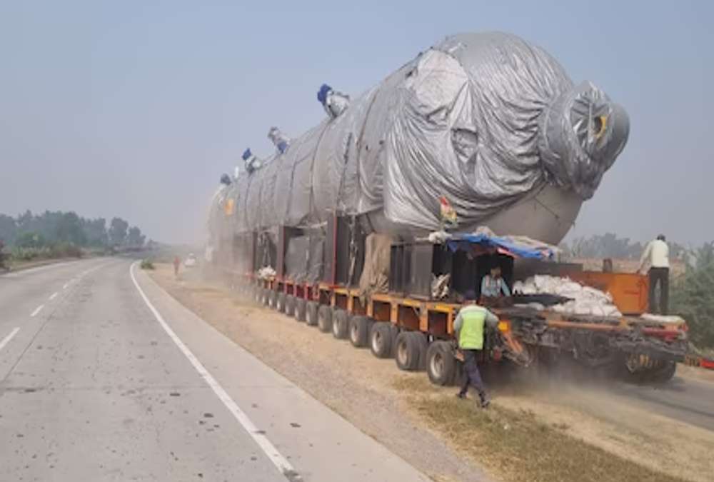 ये है बाहुबली ट्रक! 416 टायर और 39 मीटर लंबा, रोज चलता है महज इतने किमी | bahubali  truck Going Punjab From Gujrat 416 tyres And 39 meters Length | Patrika News