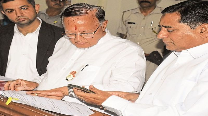 कल्ला का शपथ पत्र : खुद के पास गाड़ी और खेती योग्य जमीन नहीं, पुत्र-पुत्री को दिया ब्याज मुक्त ऋण