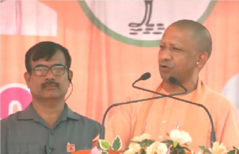 UP के मुख्यमंत्री योगी आदित्यनाथ ने भरी हुंकार