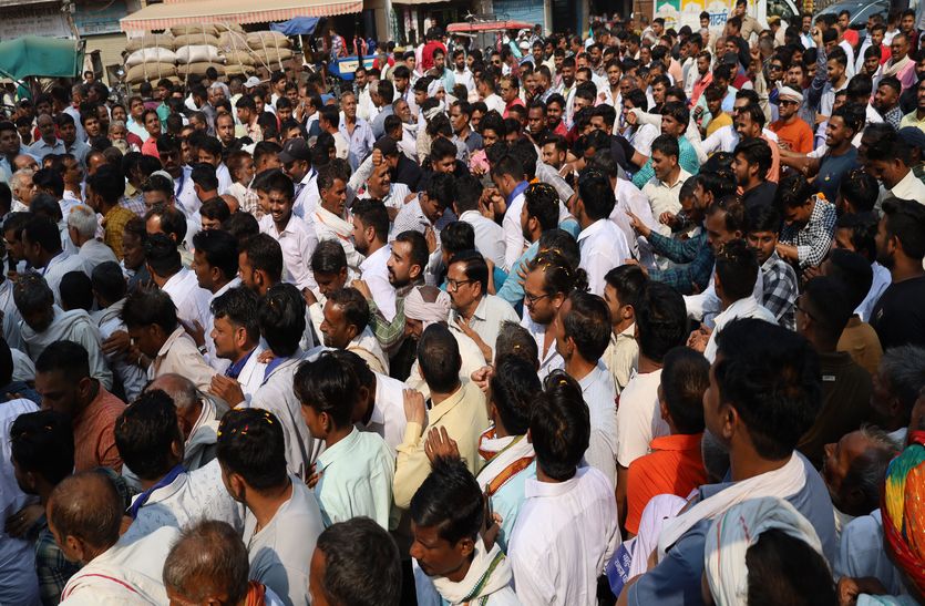 BJP and BSP candidates filed papers from Dholpur seat, MLA Malinga filed two papers from Bari