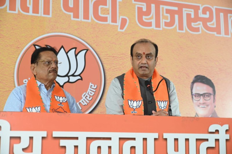 सरकार में घमासान और किताबों में महाराणा प्रताप से ज्यादा अकबर महान-सुधाशुं त्रिवेदी