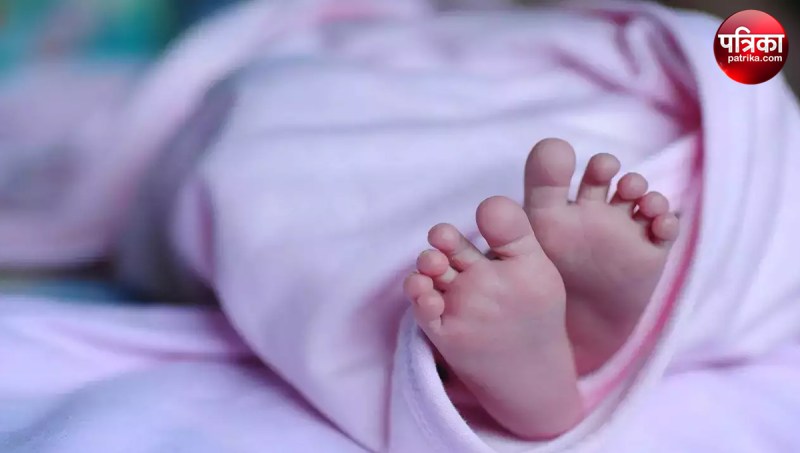 Newborn dies due to snatching by eunuchs in Moradabad UP