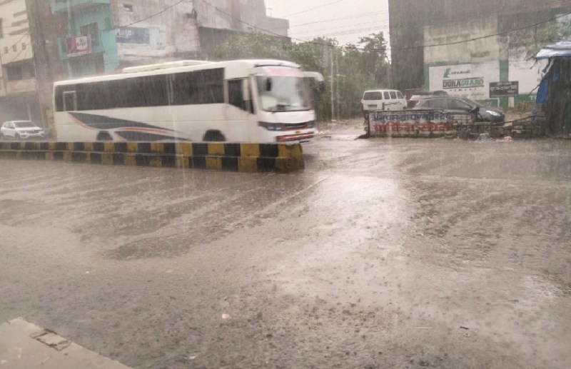 लापरवाही उजागर : बेमौसम हुई झमाझम बारिश से खुली सफाई व्यवस्था की पोल