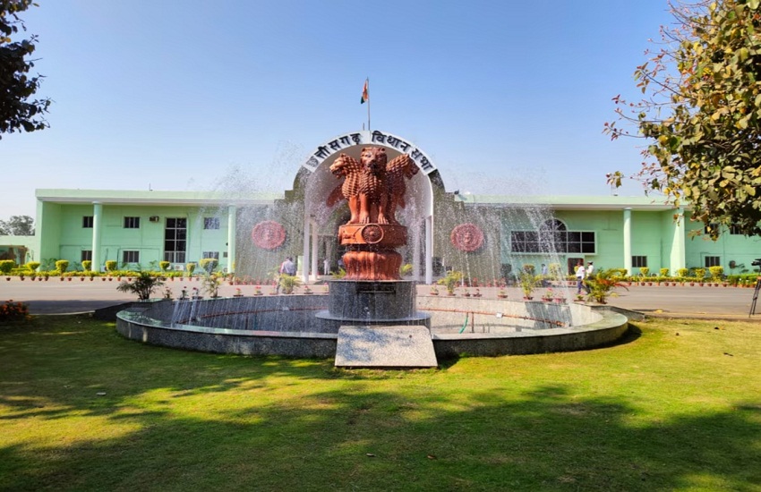 CG Election News: रायपुर के सात विधानसभा सीटों की पिच रिपोर्ट... क्या 1-6 के स्कोर को सुधार पाएगी भाजपा, उत्तर पर सुपर ओवर के चांस