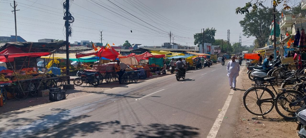 हाट-बाजार नहीं हुई शिफ्ट, लोग परेशान
