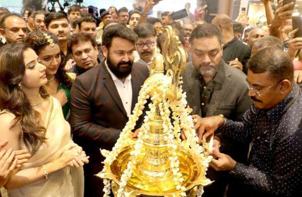 Actor Mohanlal and actress Anshika in Bengaluru