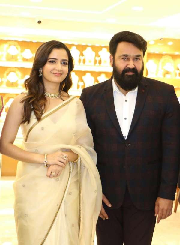 Actor Mohanlal and actress Anshika in Bengaluru