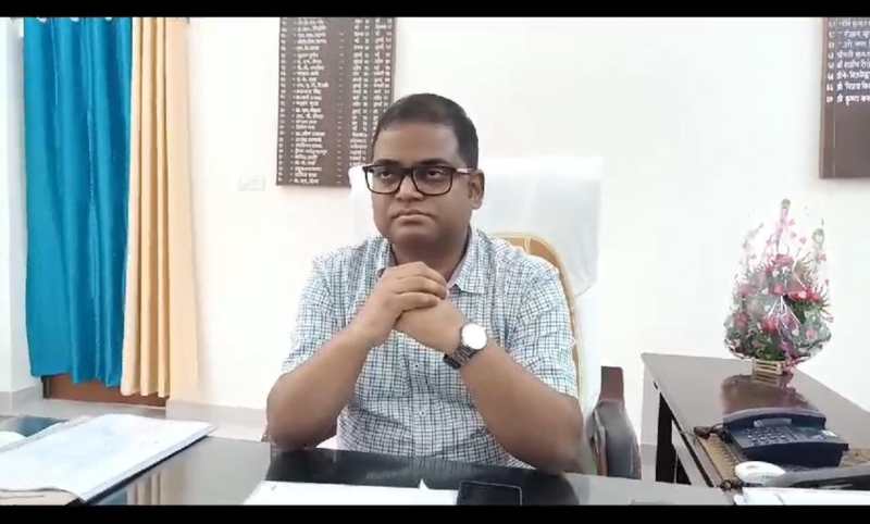 गोरखपुर महोत्सव-2024 : DM गोरखपुर कुछ नए अंदाज में कराने की जुगत में, लाइव म्यूजिक बैंड और स्टैंडअप कॉमेडी की तैयारी