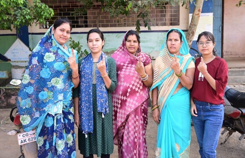 CG Election 2023: Voting in Sangwari polling stations Rajnandgaon