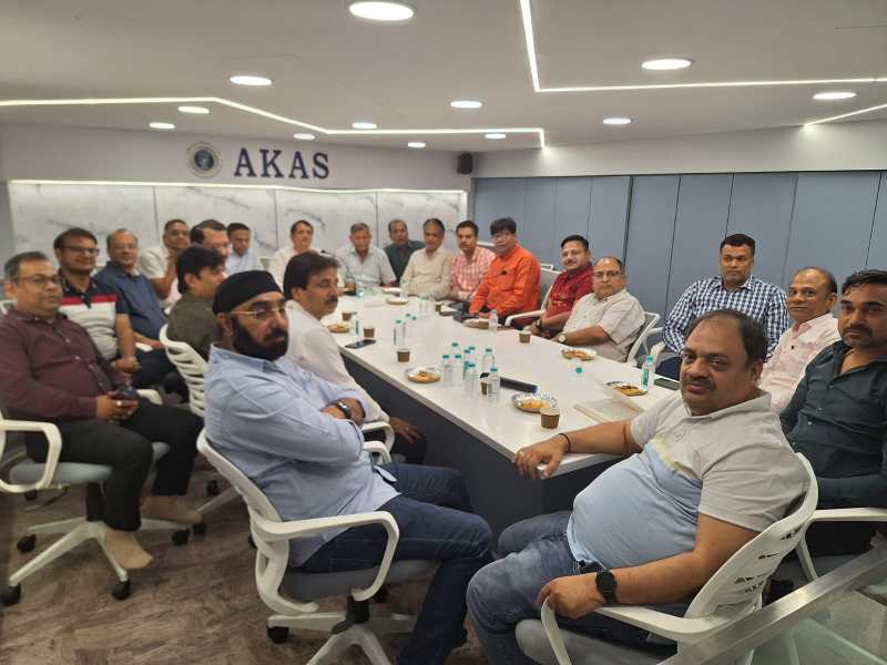 SURAT KAPDA MANDI: बैठक में व्यापार सुधार की प्रतिबद्धता जताई