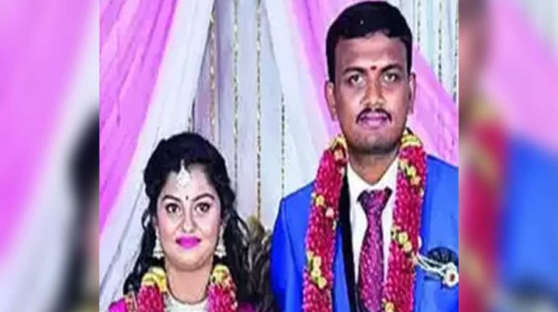 Constable called wife 150 times killed her when she didn't answerConstable killed her wife: प्राप्त जानकारी के मुताबिक आरोपी शख्स अपनी पत्नी के चरित्र पर शक करता था। वह अक्सर अपनी पत्नी के फोन को चेक करता था और उसे कॉल करने वाले उसके दोस्तों से उसके बारे में सवाल करता था।